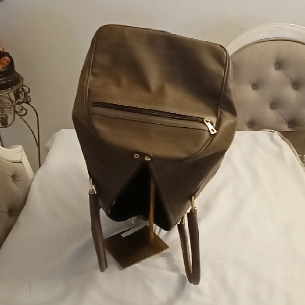 Elegant Brown Leather Men's Bag